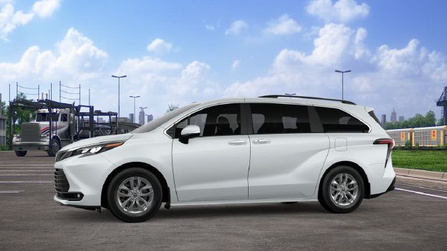 New 2026 Toyota Sienna XLE FWD image 5