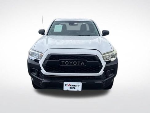 Used 2022 Toyota Tacoma SR RWD image 2