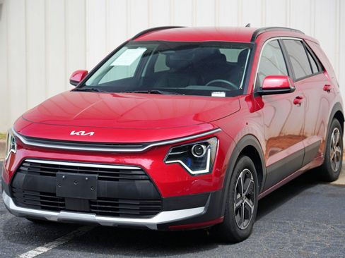 Used 2024 Kia Niro EX FWD image 45