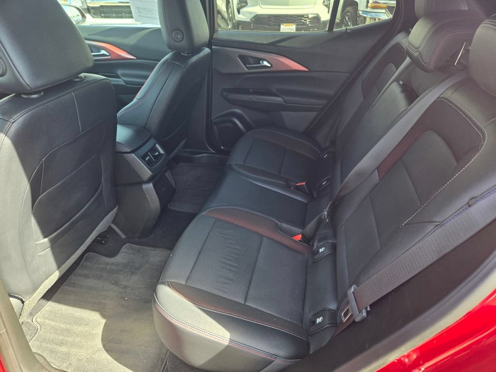Used 2024 Chevrolet Equinox EV RS w/ LPO, Trailering Package FWD image 10