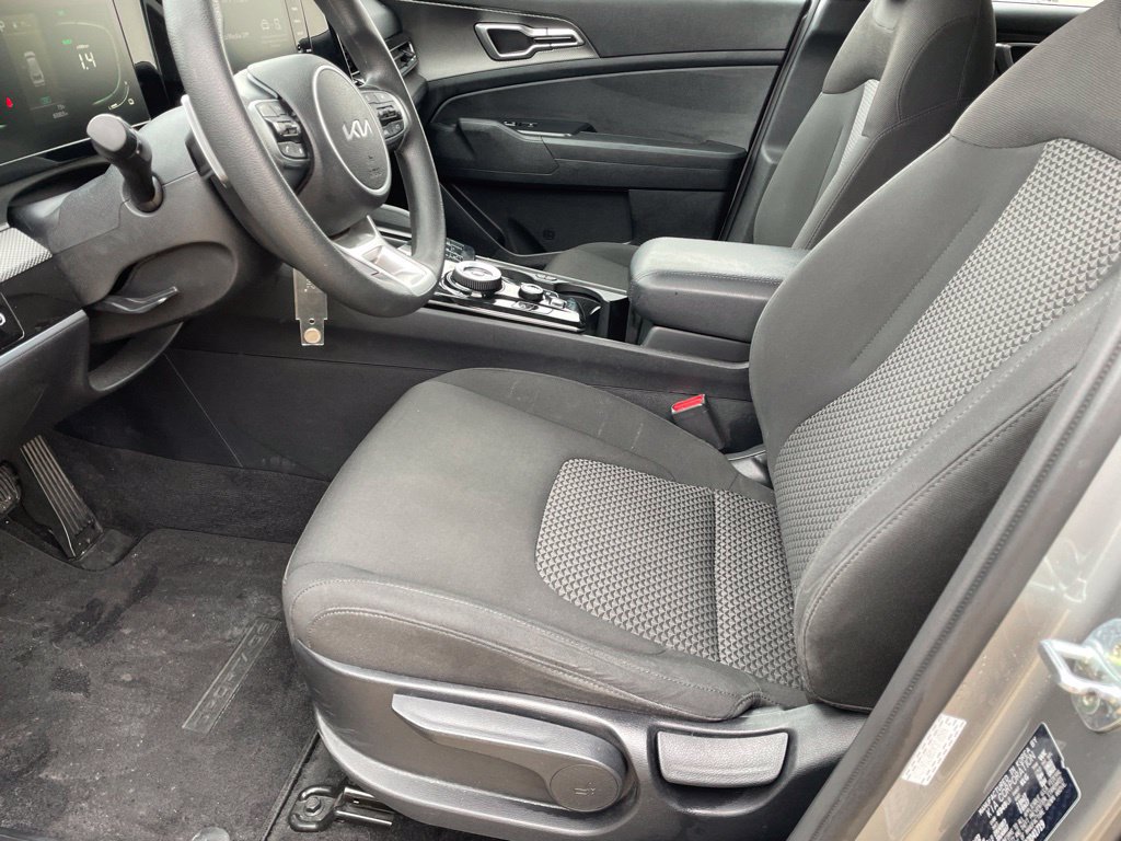 Used 2023 Kia Sportage LX AWD/4WD image 9