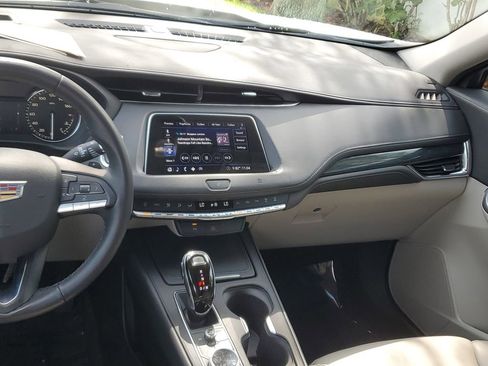Used 2020 Cadillac XT4 Premium Luxury image 19
