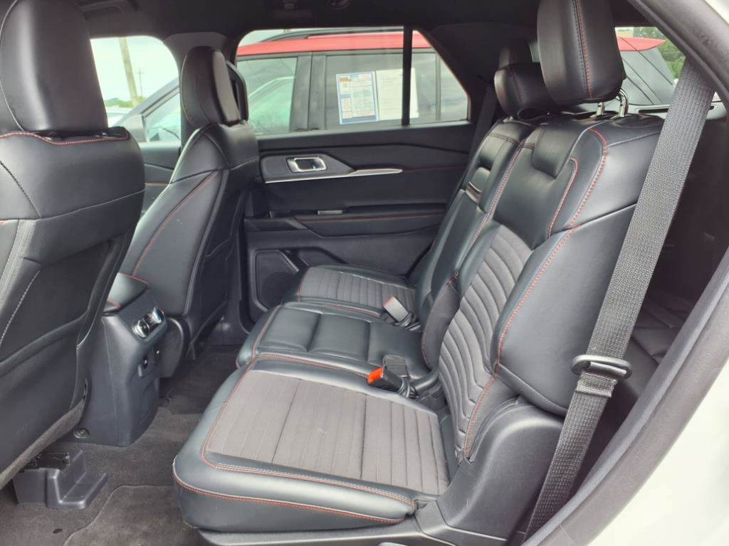 Used 2025 Ford Explorer ST-Line RWD image 10