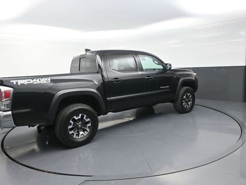 Used 2021 Toyota Tacoma TRD Off-Road AWD/4WD image 13