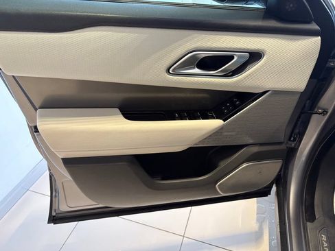 Used 2020 Land Rover Range Rover Velar S AWD/4WD image 37