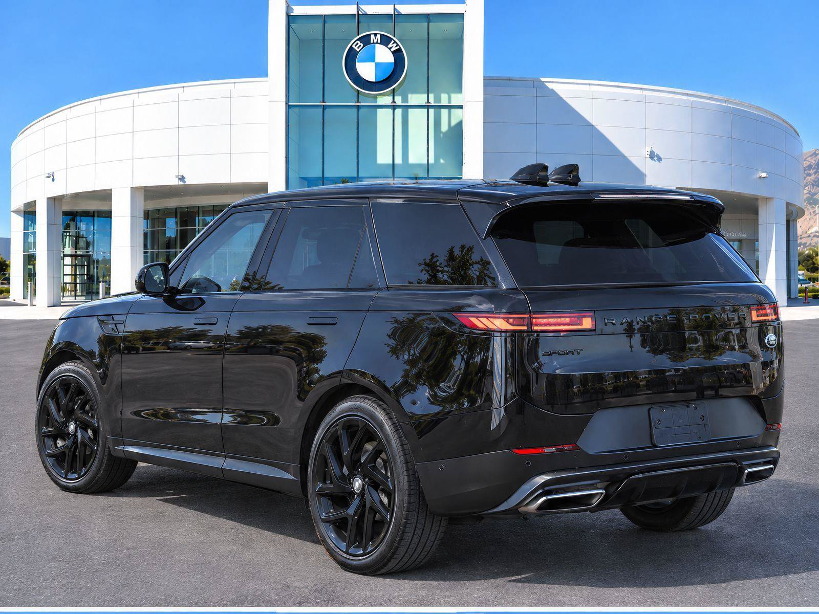 Used 2023 Land Rover Range Rover Sport SE AWD/4WD image 6