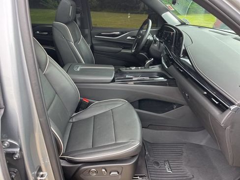 Used 2024 Cadillac Escalade Sport w/ LPO, ONYX Package AWD/4WD image 43