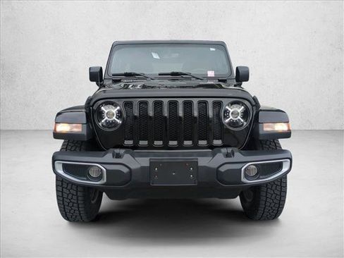 Used 2018 Jeep Wrangler Unlimited Sahara AWD/4WD image 2