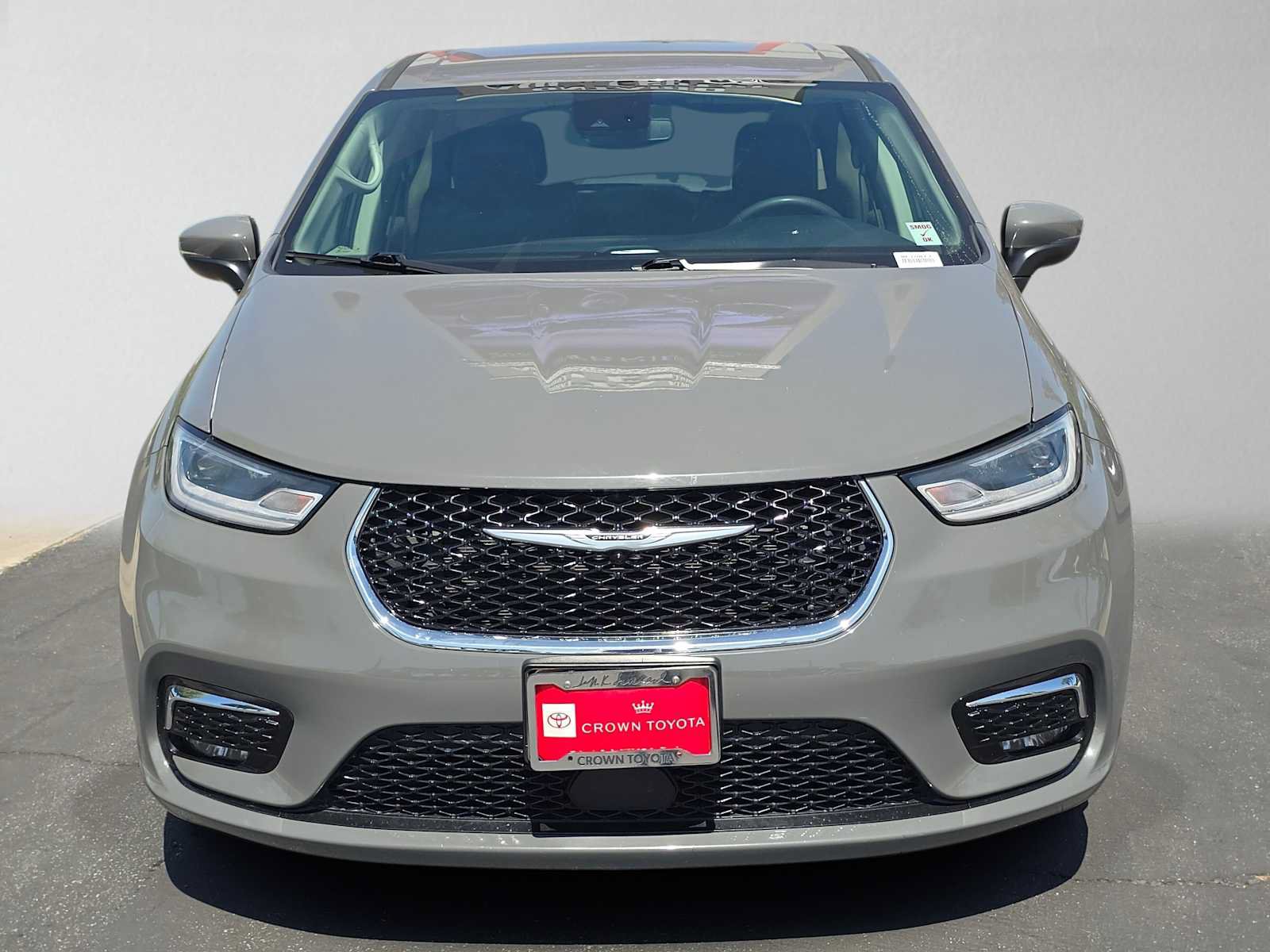 Used 2023 Chrysler Pacifica Touring-L FWD image 8