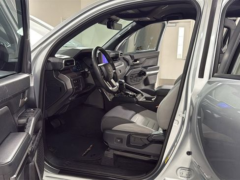 Certified 2024 Toyota Tacoma TRD Off-Road image 12