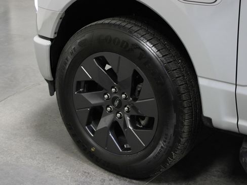 Used 2024 Ford F150 Lightning Flash image 10