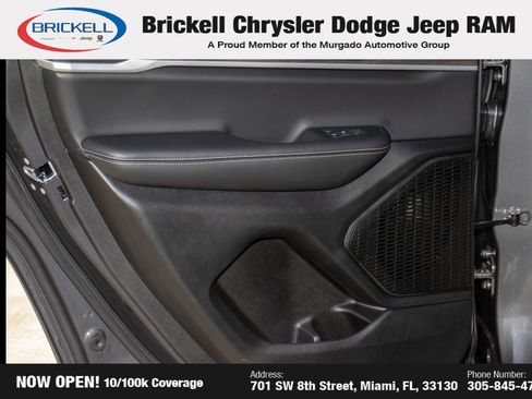 Used 2025 Jeep Grand Cherokee Limited RWD image 12