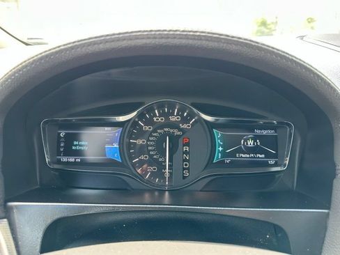Used 2013 Lincoln MKX AWD image 16