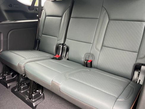 New 2026 GMC Yukon XL AT4 AWD/4WD image 11