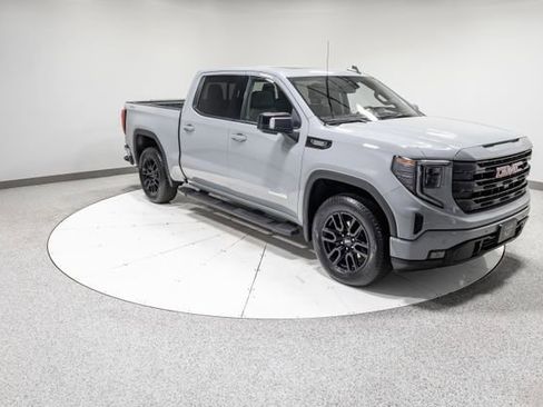 Used 2024 GMC Sierra 1500 Elevation w/ Elevation Premium Package AWD/4WD image 32