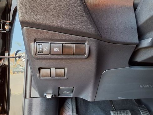 Certified 2025 Toyota Corolla Cross LE FWD image 17