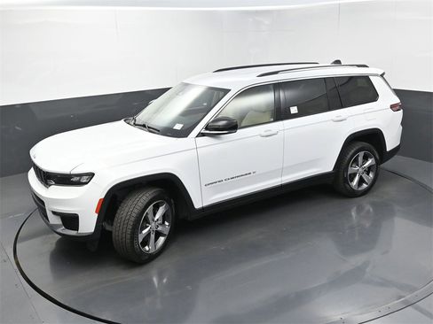 Used 2022 Jeep Grand Cherokee L Limited image 38