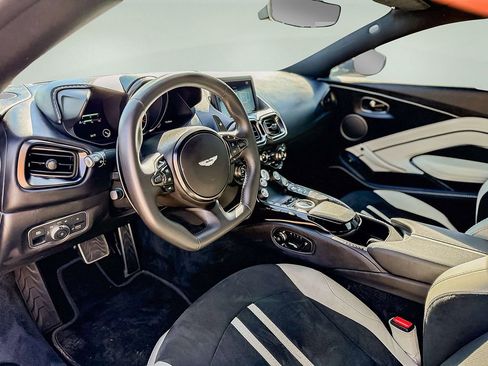 Used 2023 Aston Martin V8 Vantage Coupe image 18