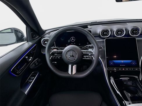 Used 2025 Mercedes-Benz C 300 4MATIC Sedan image 29