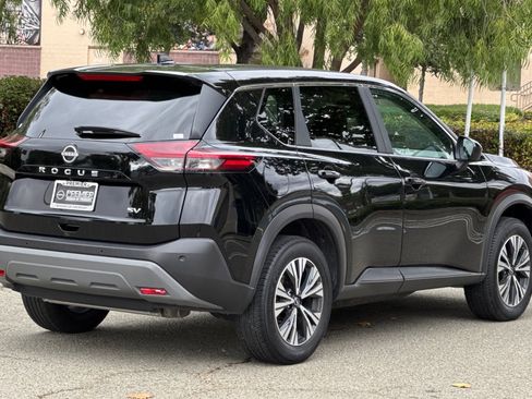 Certified 2023 Nissan Rogue SV image 4