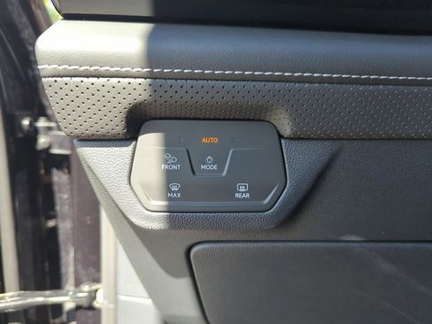 New 2025 Volkswagen Atlas Cross Sport SE AWD/4WD image 38