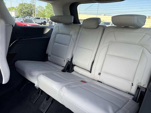 New 2026 Lincoln Navigator Premiere AWD/4WD image 19