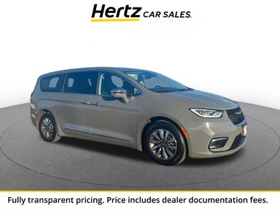 Used 2022 Chrysler Pacifica Limited