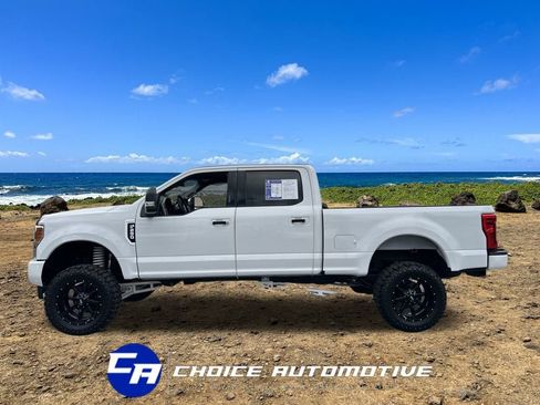 Used 2019 Ford F250 Lariat w/ Lariat Value Package image 3