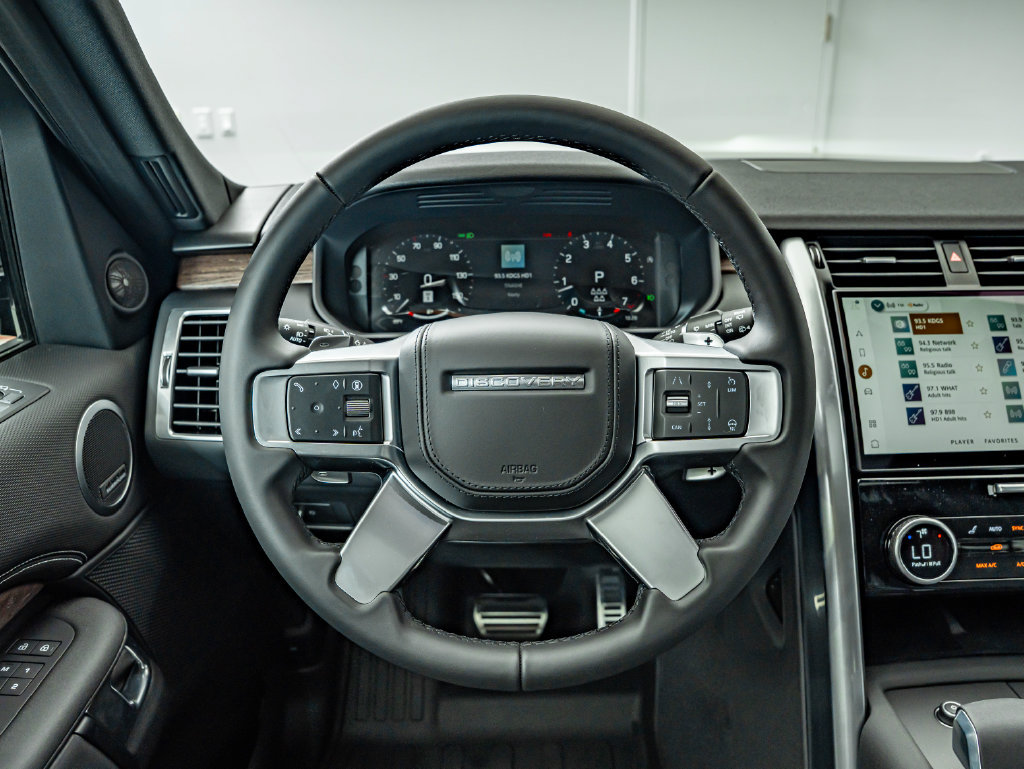 New 2026 Land Rover Discovery Dynamic SE AWD/4WD image 23