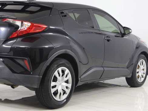Used 2021 Toyota C-HR LE FWD image 38