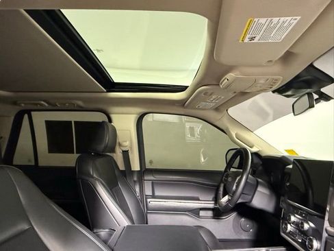 Used 2022 Ford Expedition XLT image 60