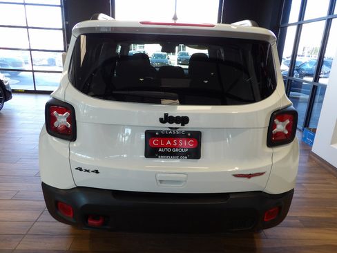 Used 2023 Jeep Renegade Trailhawk AWD/4WD image 7