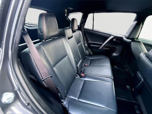 Used 2016 Toyota RAV4 SE image 27