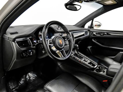 Used 2015 Porsche Macan S image 9