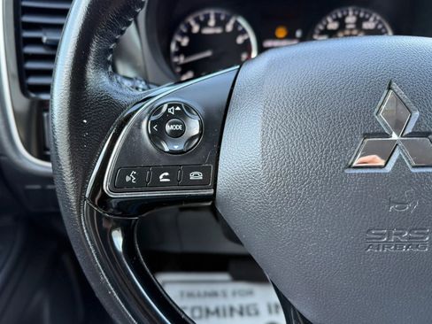 Used 2018 Mitsubishi Outlander SE FWD image 13