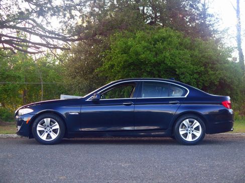 Used 2013 BMW 528i xDrive Sedan AWD/4WD image 2