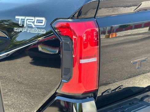 Used 2024 Toyota Tacoma TRD Off-Road AWD/4WD image 10