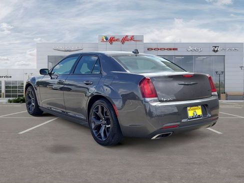 Used 2021 Chrysler 300 Touring w/ Sport Appearance Package image 3