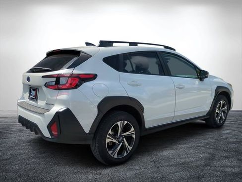Used 2024 Subaru Crosstrek 2.0i Premium AWD/4WD image 3