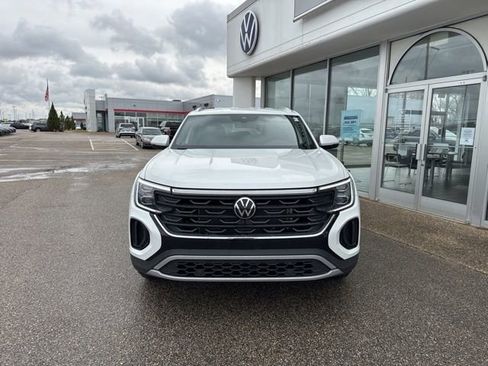 New 2026 Volkswagen Atlas Cross Sport SE image 3