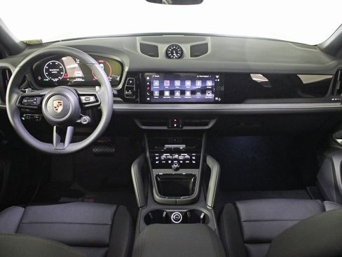 New 2026 Porsche Cayenne image 21