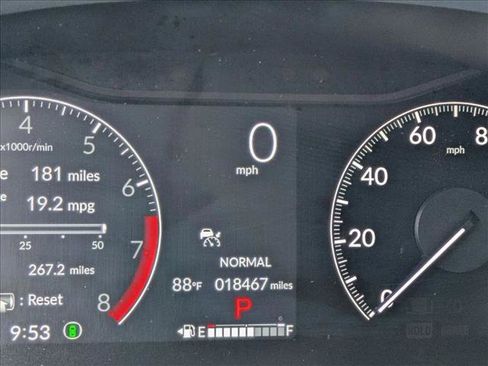 Used 2025 Honda Pilot Touring image 8