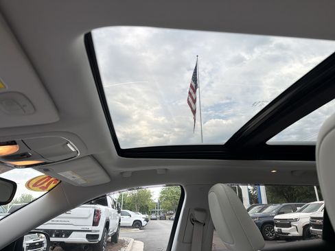Used 2020 Jeep Cherokee Limited w/ Technology Group FWD image 28