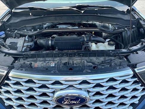Used 2020 Ford Explorer Platinum w/ Premium Technology Package AWD/4WD image 31