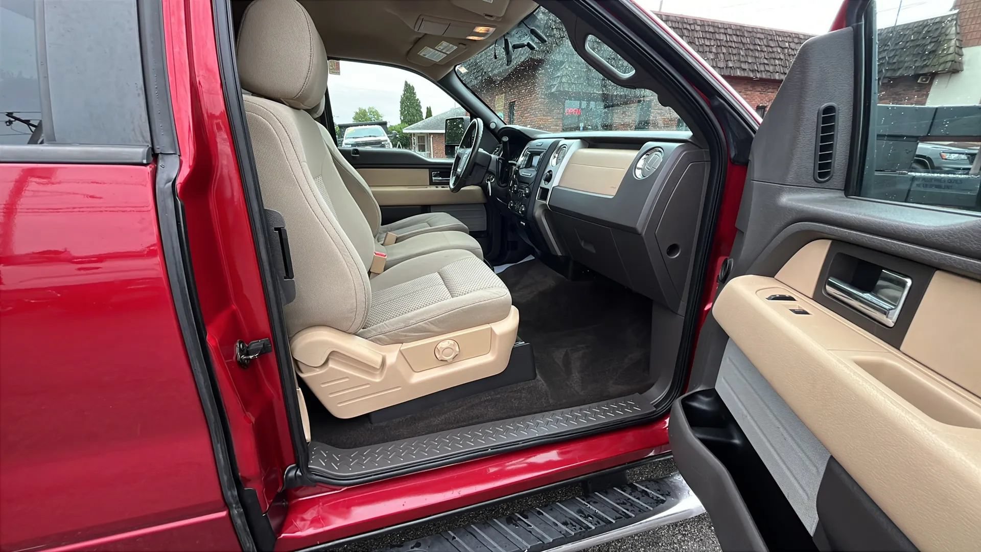 Used 2014 Ford F150 XLT w/ Equipment Group 301A Mid AWD/4WD image 27