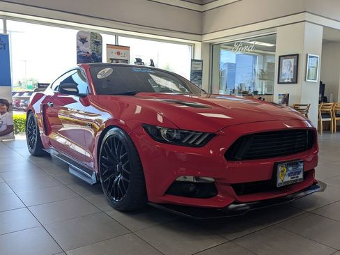 Used 2016 Ford Mustang GT Premium w/ Equipment Group 401A RWD image 1