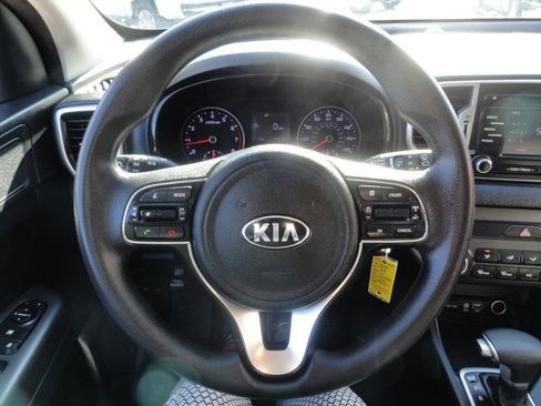 Used 2019 Kia Sportage LX image 18