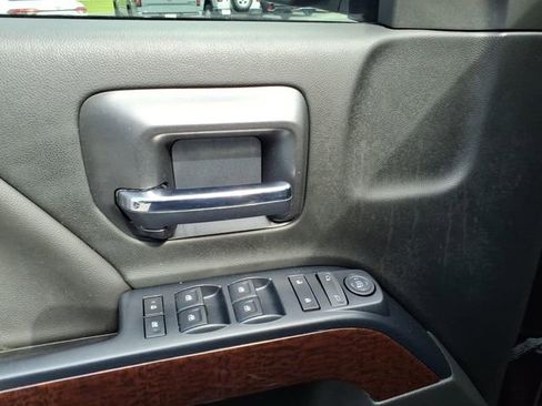 Used 2017 GMC Sierra 1500 SLE w/ SLE Value Package AWD/4WD image 12