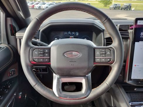 Used 2024 Ford Expedition Platinum AWD/4WD image 26