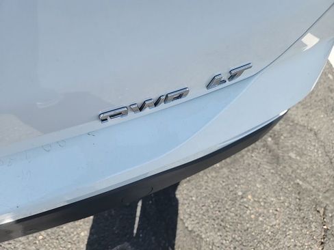 Used 2024 Chevrolet Equinox LT image 10